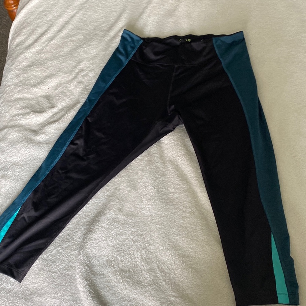 Tek Gear Workout capri leggings